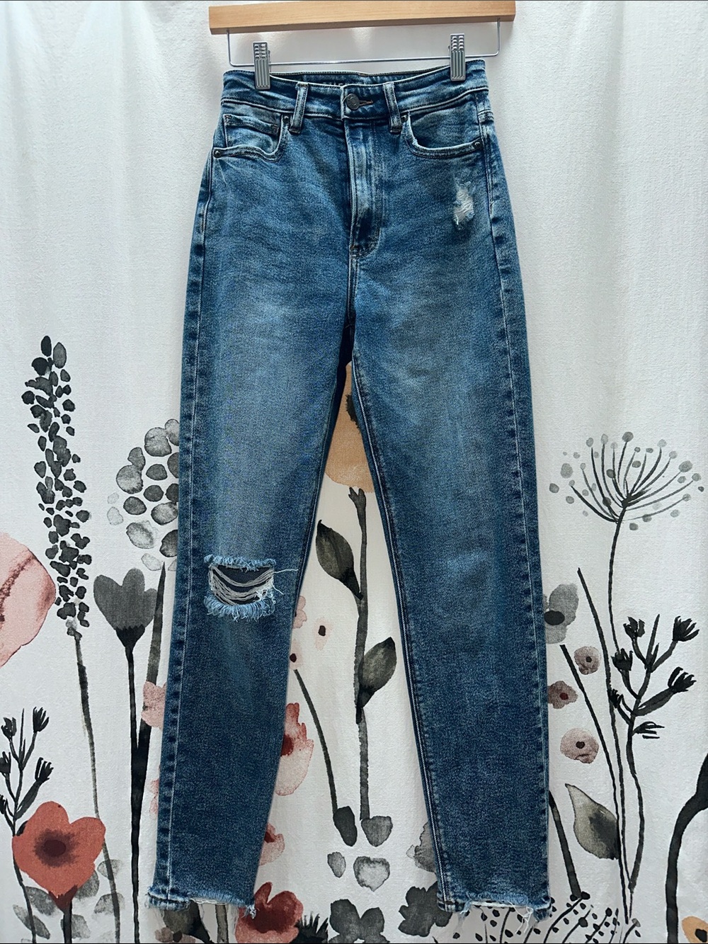 American Eagle Outfitters Blue High-Rise Mom Jeans Distressed Skinny Jeans